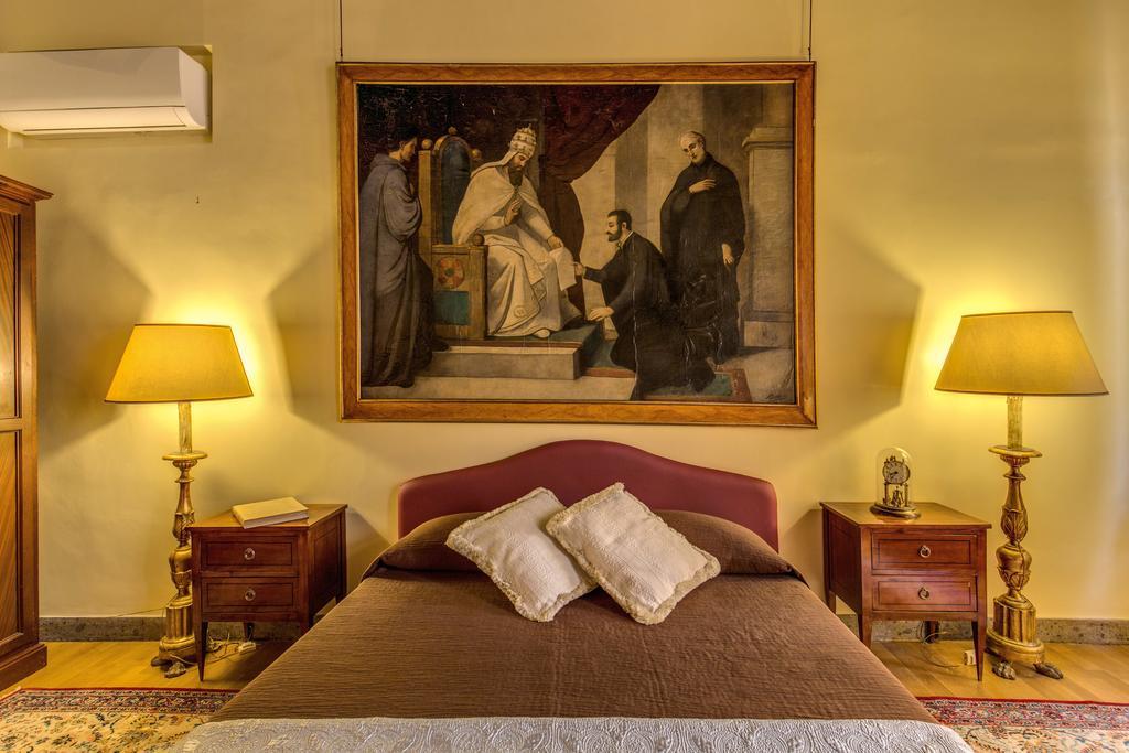 Apartment Royal Suite Rome Room photo